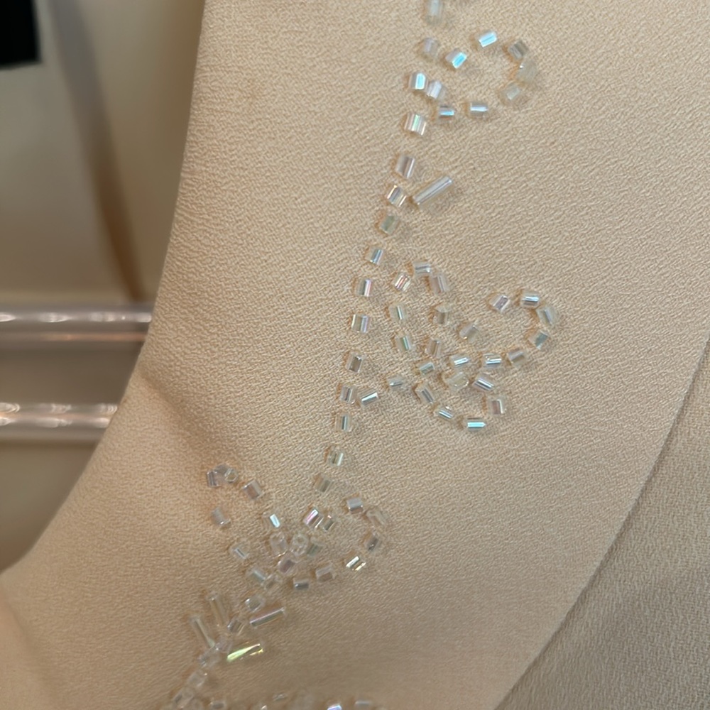 Suit - Picture 3 of 13